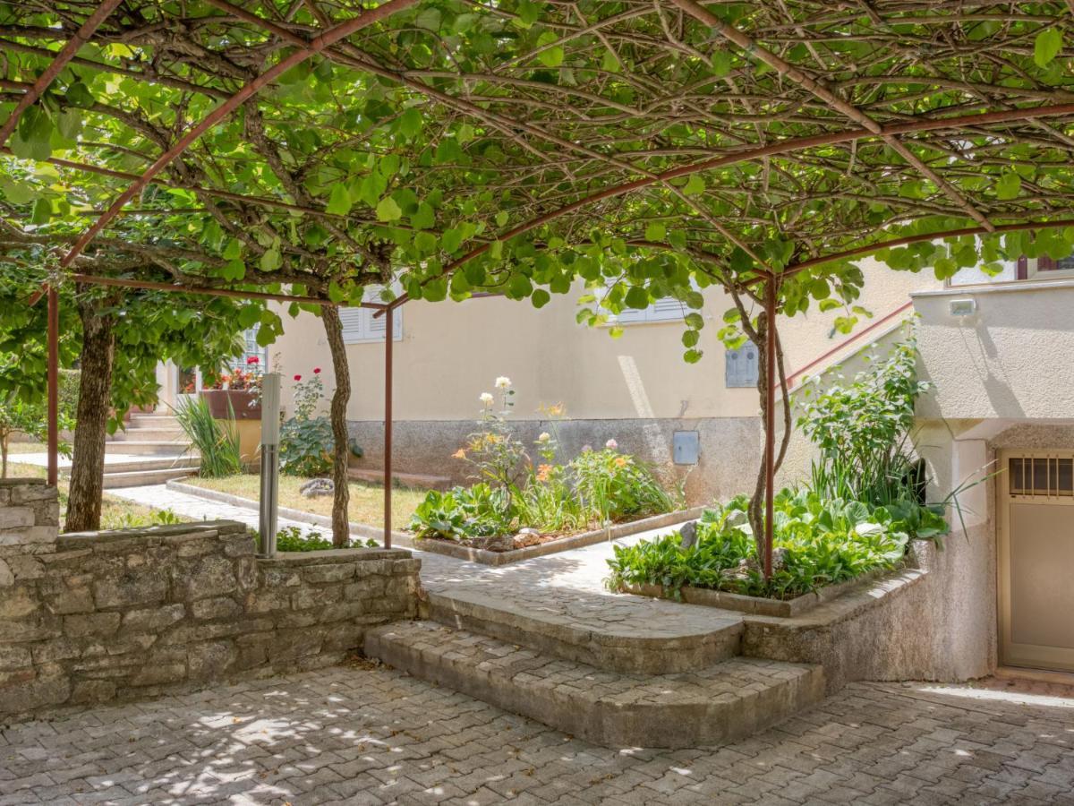 Apartment Daria-4 By Interhome